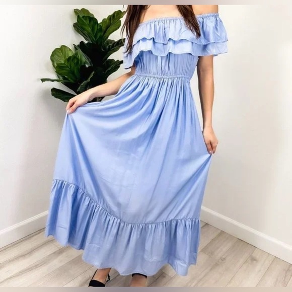 Blue Off-Shoulder Photoshoot Maxi Dress Size M - Picture 1 of 8
